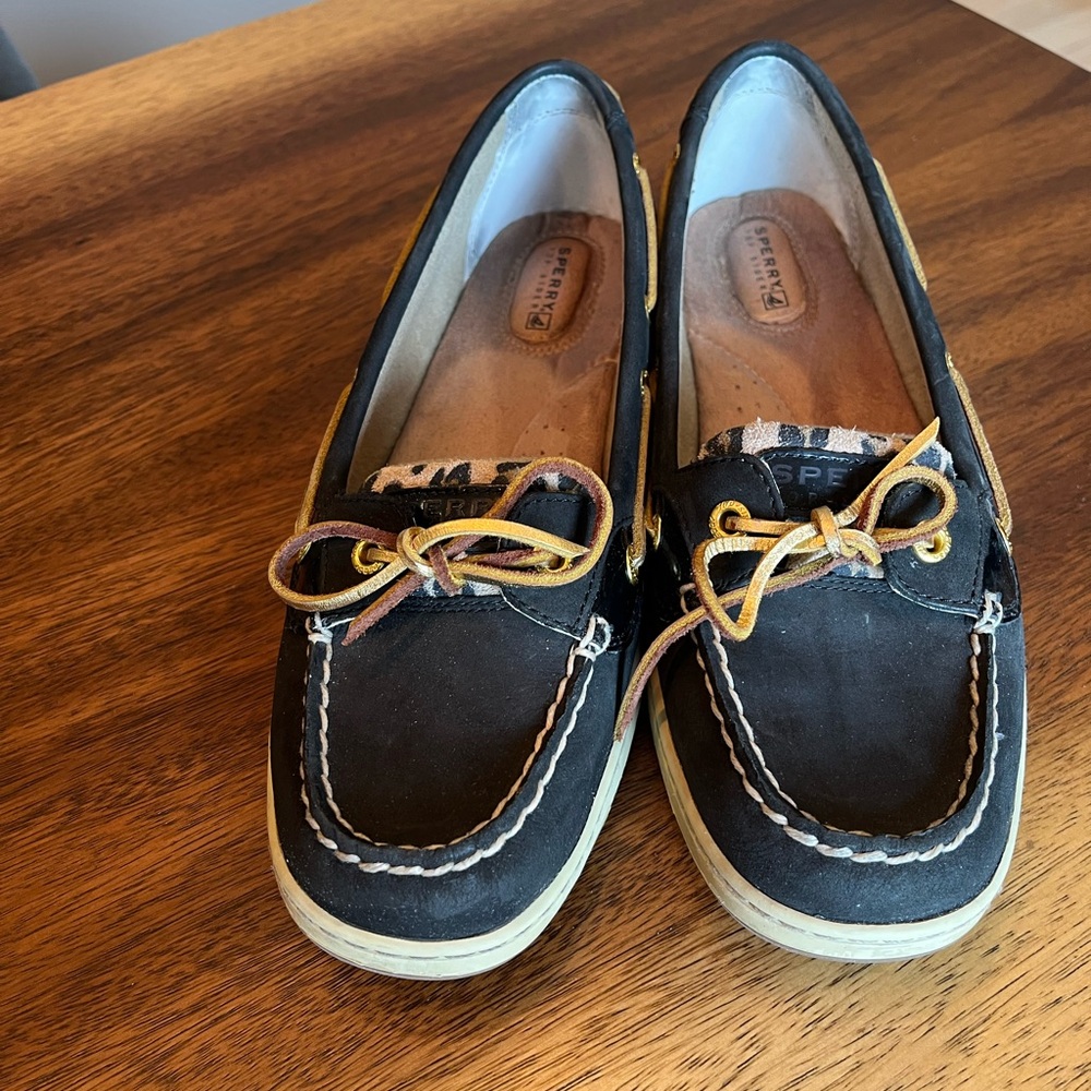 Sperry women’s boat shoe